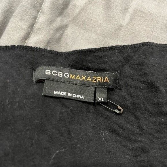 BCBGMaxazria Embroidered Floral Black & White Sleeveless Blouse Size XL - Picture 6 of 7